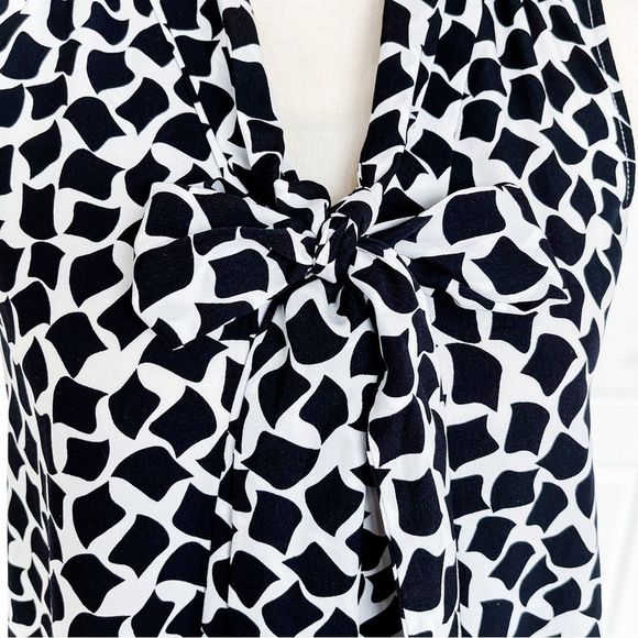 Cece 0 Black White Floating Rhombus Bow Tie Neck Ruffle Back Sleeveless Dress - Picture 5 of 15